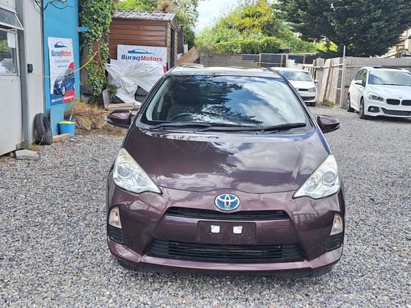 Toyota Aqua Hatchback, Petrol, 2014, Brown