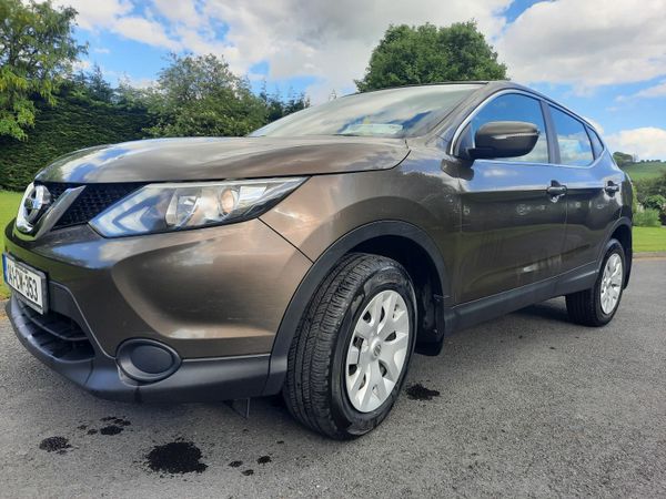 Nissan Qashqai Hatchback, Diesel, 2014, Brown