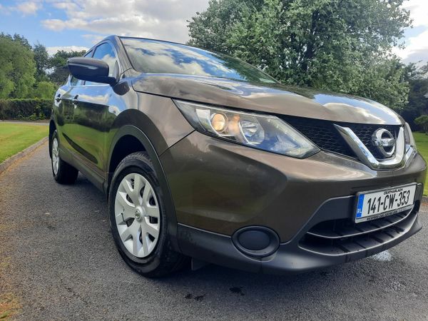 Nissan Qashqai Hatchback, Diesel, 2014, Brown