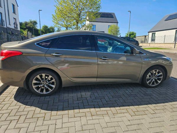 Hyundai i40 Saloon, Diesel, 2015, Beige