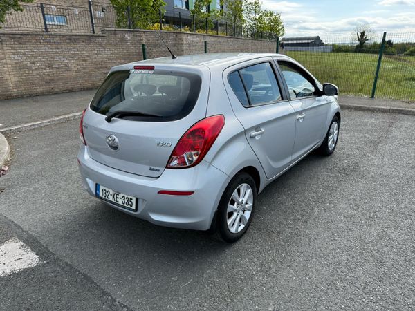 Hyundai i20 Hatchback, Petrol, 2013, Silver