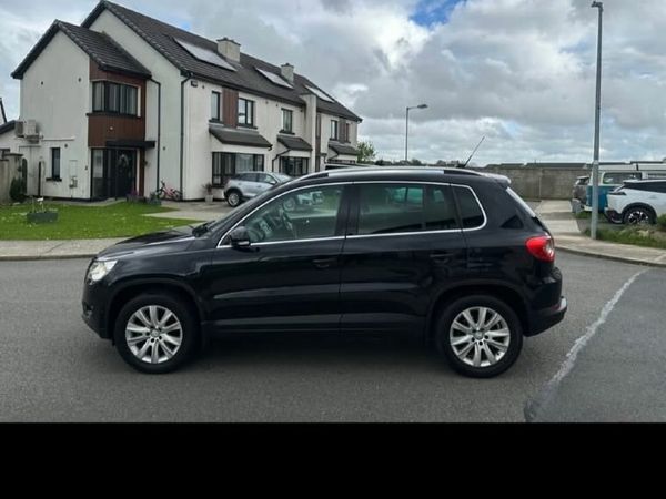 Volkswagen Tiguan SUV, Diesel, 2011, Black