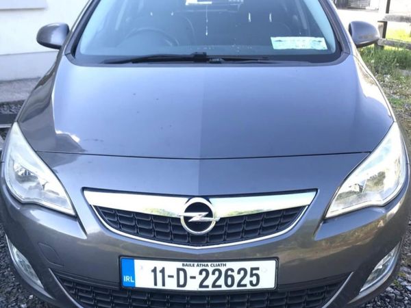 Opel Astra Hatchback, Diesel, 2011, Grey
