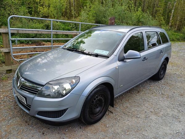 Vauxhall Astra Estate, Diesel, 2010, Silver