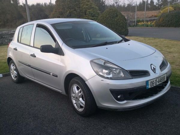 Renault Clio Hatchback, Petrol, 2006, Silver