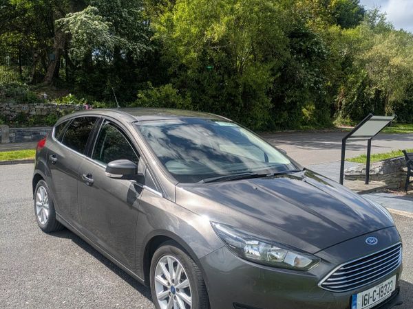 Ford Focus Hatchback, Petrol, 2016, Grey