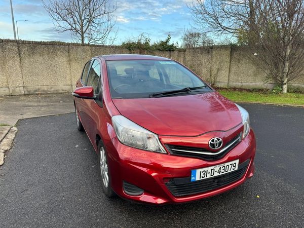 Toyota Yaris Hatchback, Petrol, 2013, Red