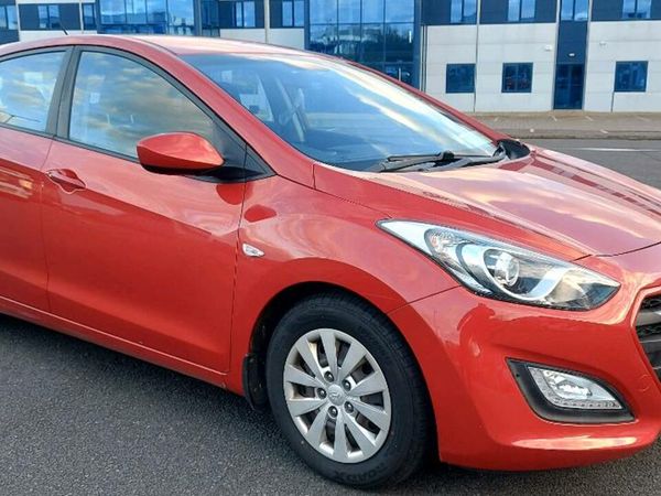 Hyundai i30 Hatchback, Diesel, 2016, Red