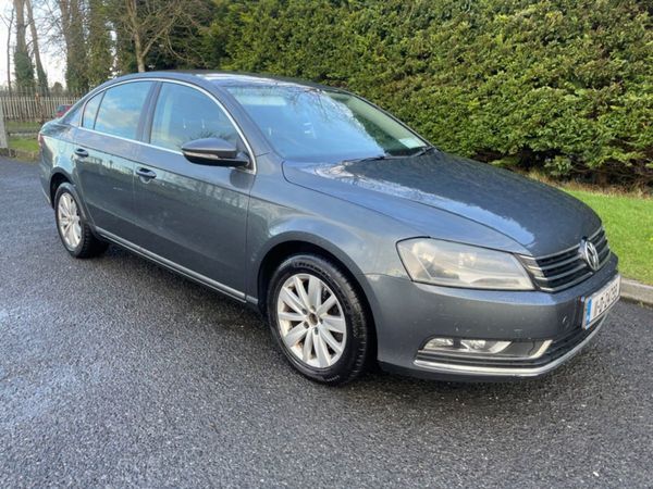 Volkswagen Passat Saloon, Diesel, 2011, Grey