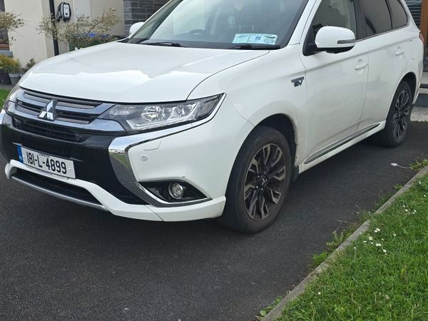 Mitsubishi Outlander SUV, Petrol Plug-in Hybrid, 2018, White
