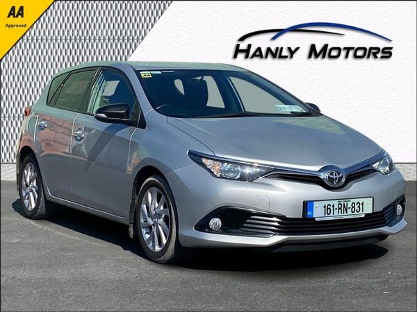 Toyota Auris Hatchback, Diesel, 2016, Silver