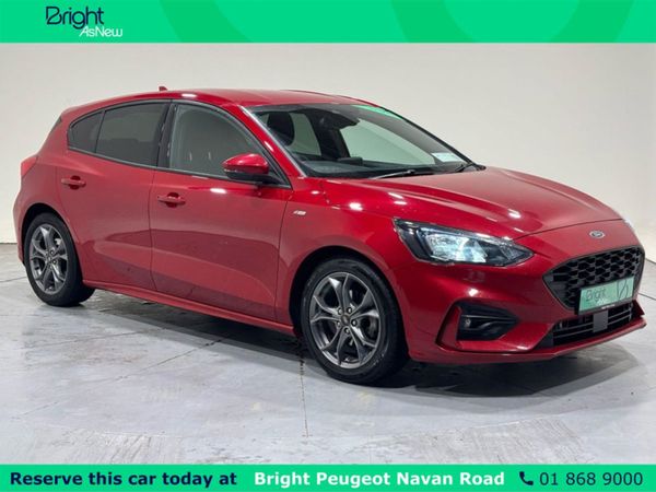 Ford Focus Hatchback, Petrol Hybrid, 2022, Red