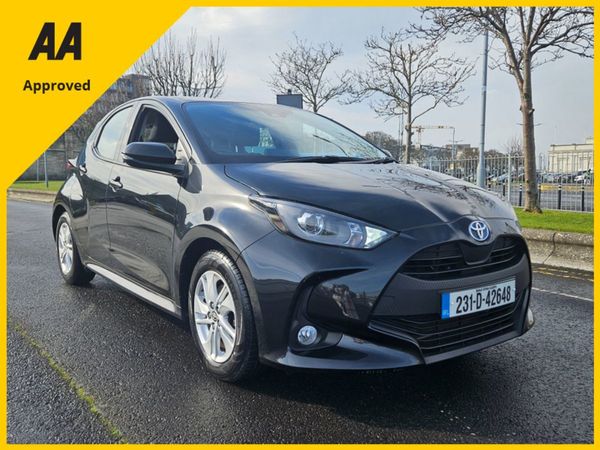Toyota Yaris Hatchback, Petrol Hybrid, 2023, Black