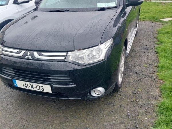 Mitsubishi Outlander SUV, Diesel, 2014, Black