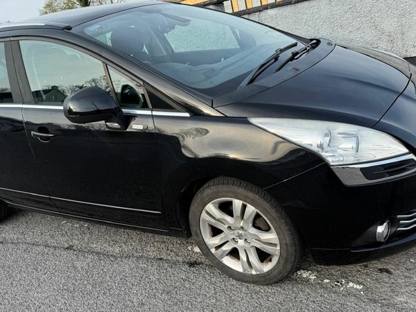 Peugeot 5008 MPV, Diesel, 2013, Black