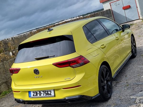 Volkswagen Golf Hatchback, Petrol Hybrid, 2023, Yellow