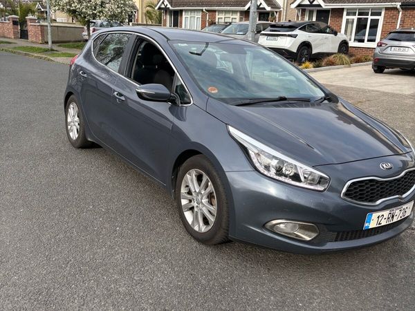 Kia Ceed Hatchback, Diesel, 2012, Blue
