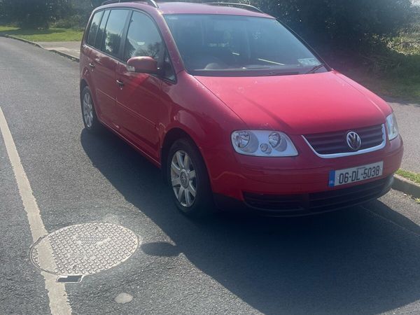 Volkswagen Touran MPV, Diesel, 2006, Red
