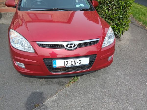 Hyundai i30 Hatchback, Diesel, 2012, Red