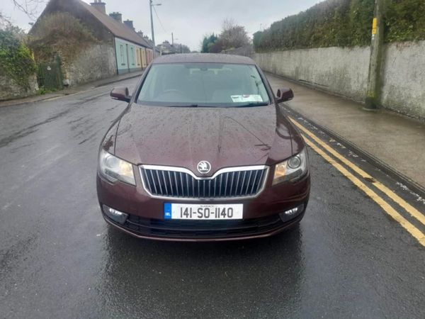 Skoda Superb Hatchback, Diesel, 2014, Red