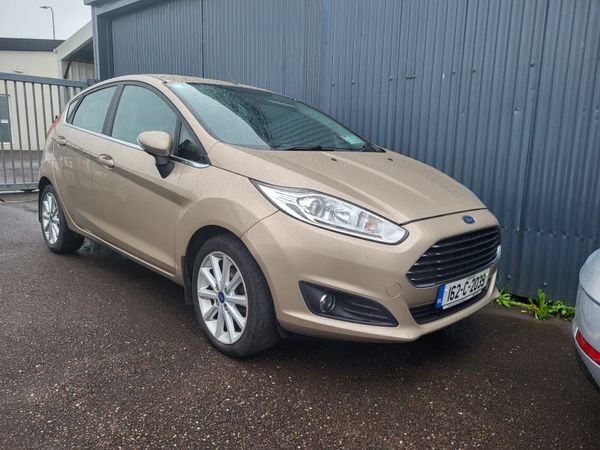 Ford Fiesta Hatchback, Petrol, 2016, Silver