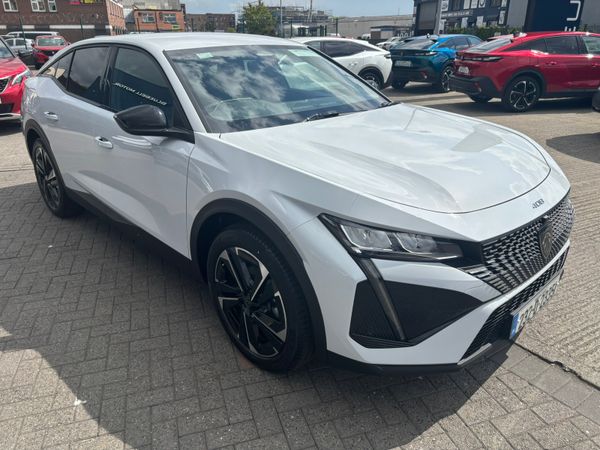 Peugeot 408 Hatchback, Petrol, 2023, White