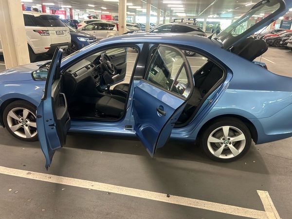 Skoda Rapid Saloon, Petrol, 2013, Blue
