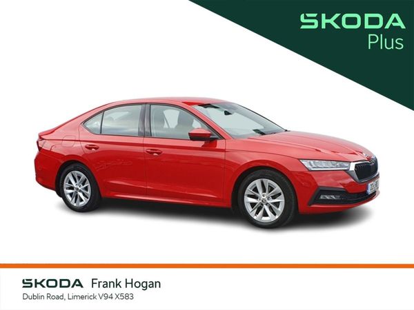 Skoda Octavia Saloon, Petrol, 2021, Red