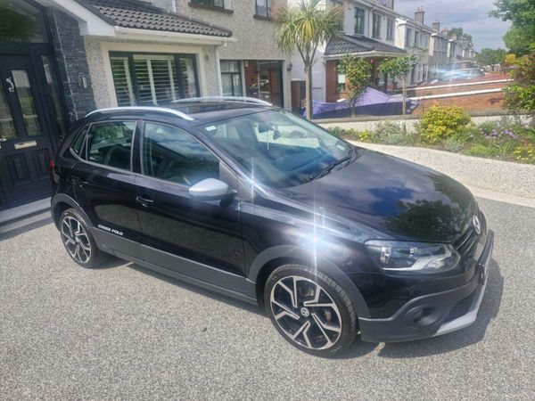 Volkswagen Polo Hatchback, Petrol, 2015, Black