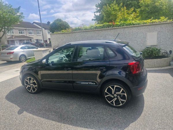 Volkswagen Polo Hatchback, Petrol, 2015, Black
