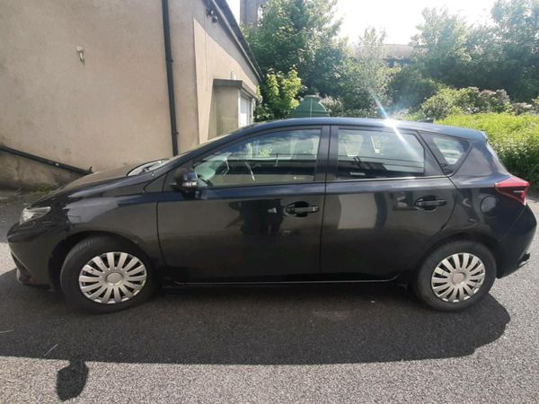 Toyota Auris Hatchback, Diesel, 2016, Black