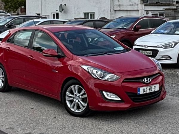 Hyundai i30 Hatchback, Diesel, 2014, Red