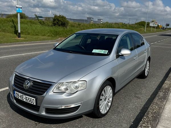 Volkswagen Passat Saloon, Diesel, 2009, Silver