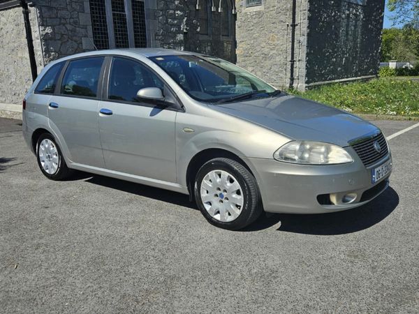 Fiat Croma Hatchback, Petrol, 2006, Beige
