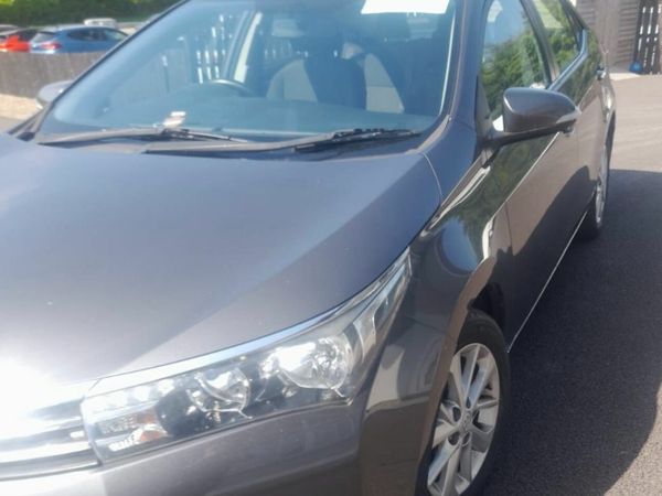 Toyota Corolla Saloon, Diesel, 2015, Grey