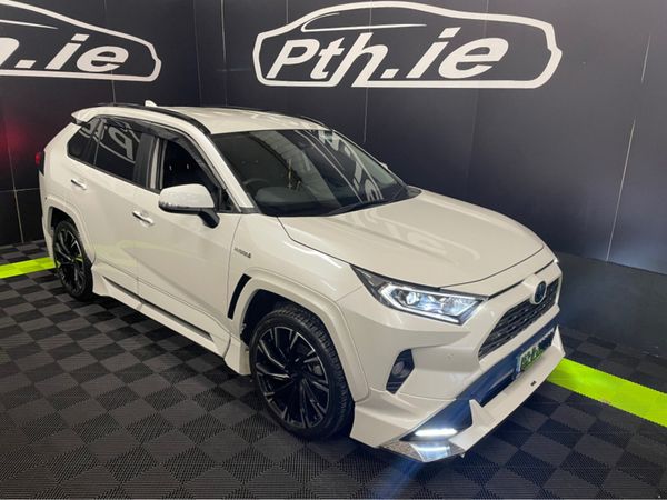 Toyota RAV4 Estate, Petrol Hybrid, 2019, White
