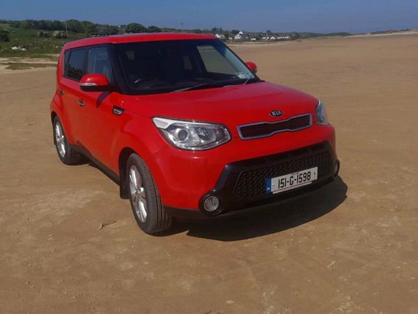 Kia Soul Hatchback, Diesel, 2015, Red
