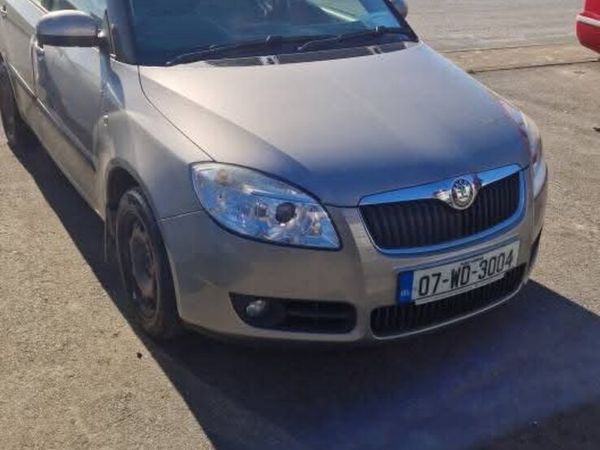 Skoda Fabia Hatchback, Petrol, 2007, Beige