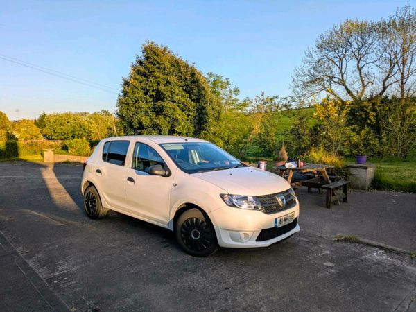 Dacia Sandero Hatchback, Petrol, 2016, White