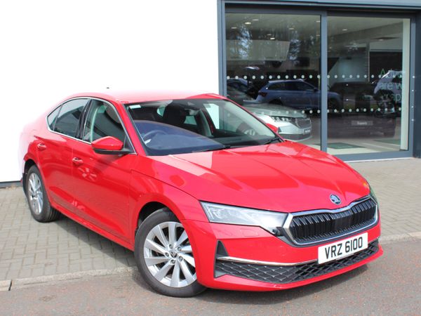 Skoda Octavia Hatchback, Diesel, 2024, Red