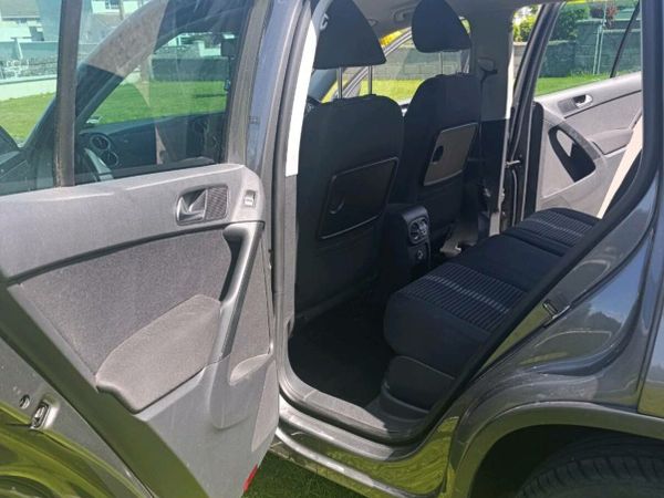Volkswagen Tiguan SUV, Diesel, 2011, Grey
