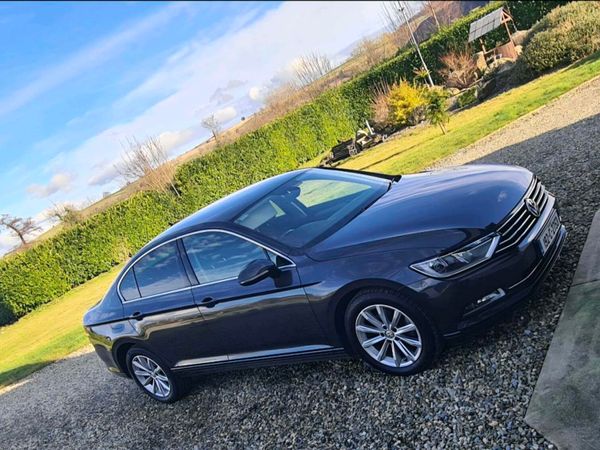 Volkswagen Passat Saloon, Diesel, 2019, Grey