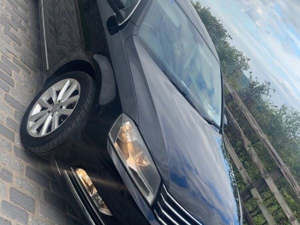 Volkswagen Passat Saloon, Diesel, 2011, Black