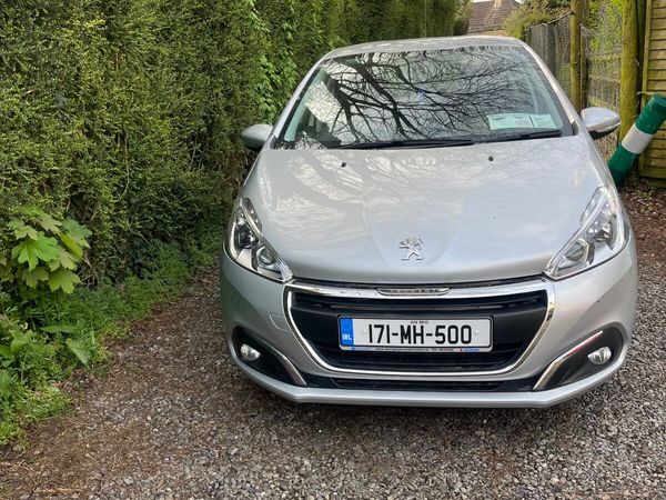 Peugeot 208 Hatchback, Petrol, 2017, Grey