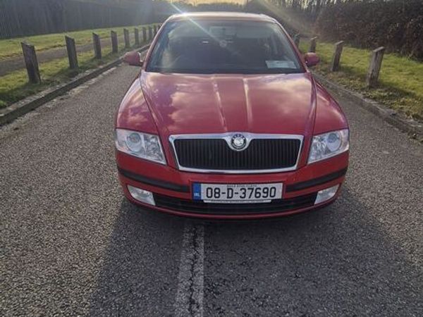 Skoda Octavia Hatchback, Petrol, 2008, Red