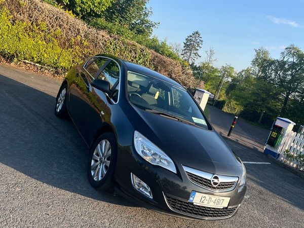 Opel Astra MPV, Diesel, 2012, Black