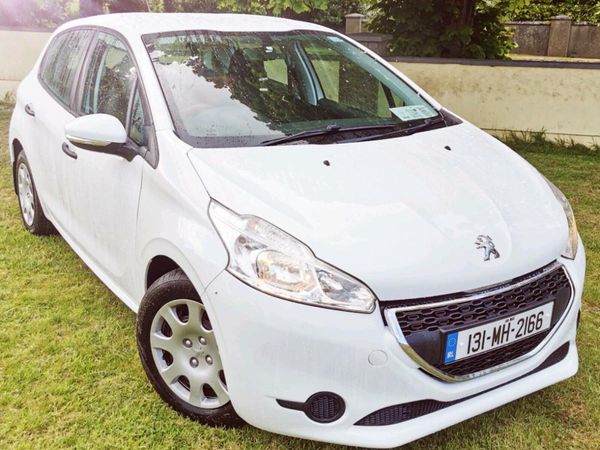 Peugeot 208 Hatchback, Petrol, 2013, White