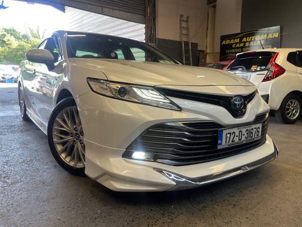 Toyota Camry Saloon, Petrol Hybrid, 2017, White