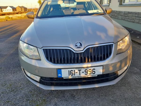 Skoda Octavia Saloon, Diesel, 2016, Beige