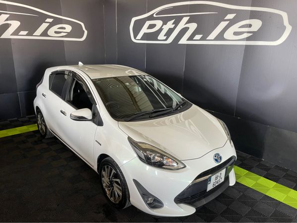Toyota Aqua Hatchback, Petrol Hybrid, 2018, White